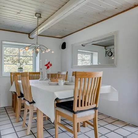 Law - 400m From The Sea By Interhome Hébergement de vacances *