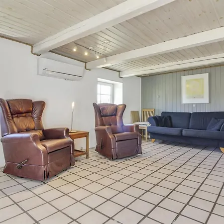 Law - 400m From The Sea By Interhome Hébergement de vacances