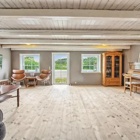 Holiday home Law - 400m From The Sea By Interhome